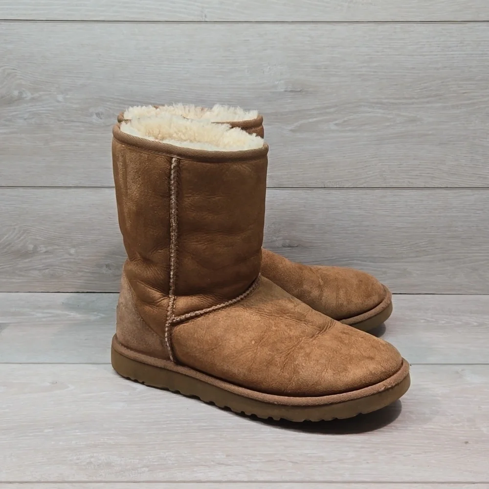 Ugg Australia Women 5825 Suede Sheepskin Boots shoes sz 8